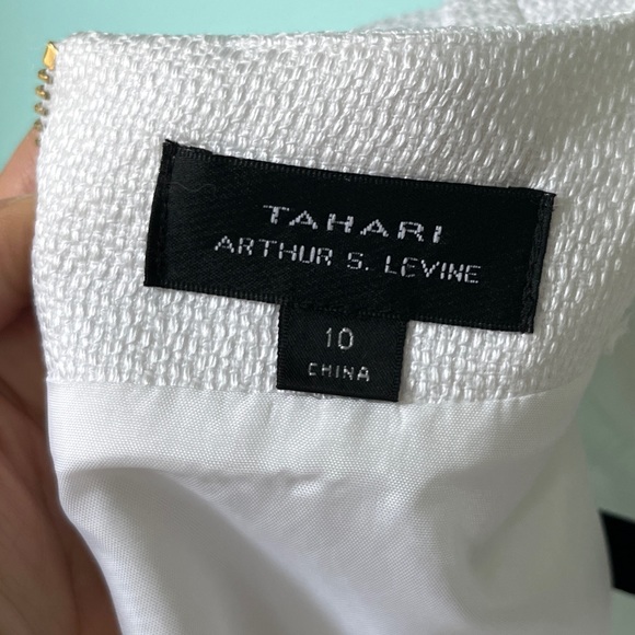 Tahari Authur S.Levine White Dress Gold Details Cap Sleeve 10 - Picture 10 of 13